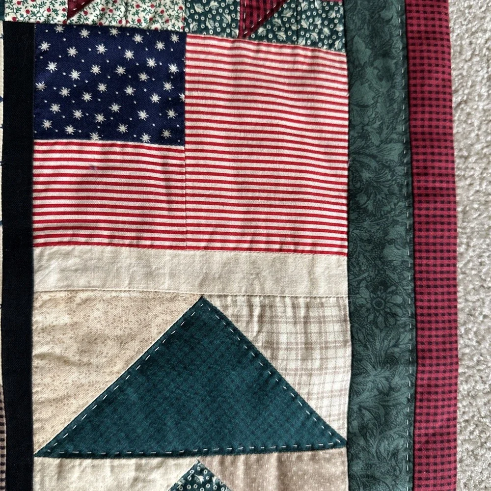Handmade Patriotic Santa Christmas Quilt Wall Hanging Americana Country Farmhous